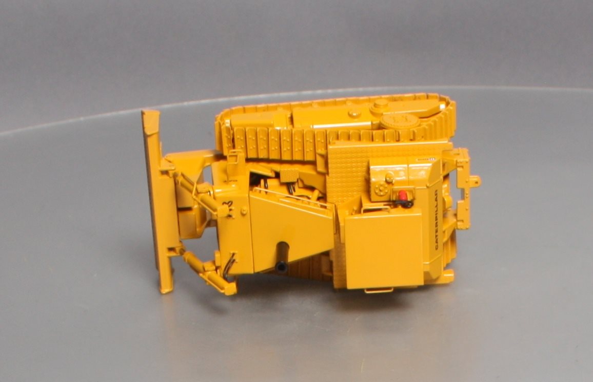 CCM D10 1:48 Scale Diecast Caterpillar Track-Type Tractor w/ U-Blade & Ripper NIB