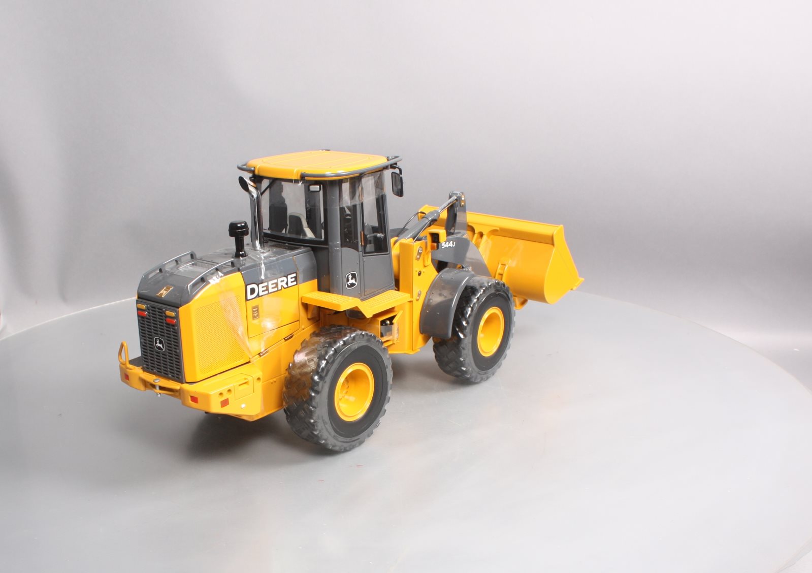 Ertl 15774 1:16 Scale Die-Cast John Deere Model 544J Wheel Loader NIB