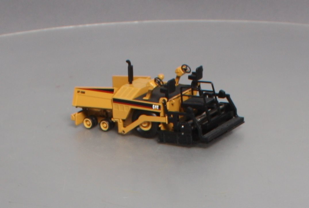 NZG 3881 1:50 Caterpillar AP-1000 Asphalt Paver LN/Box