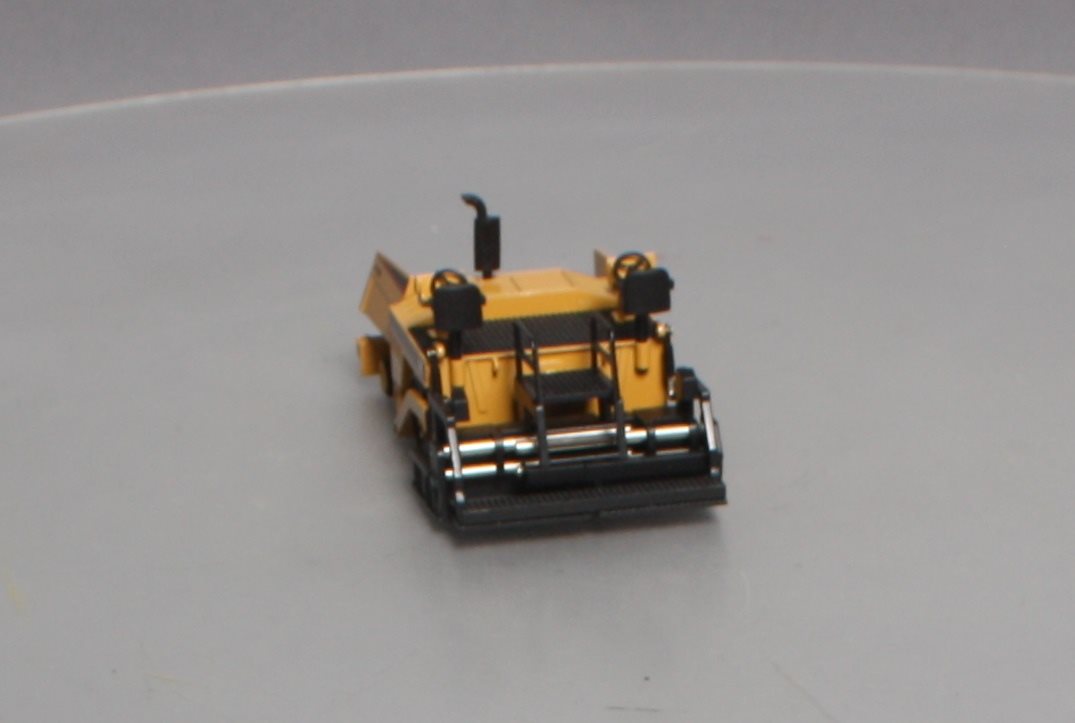 NZG 3881 1:50 Caterpillar AP-1000 Asphalt Paver LN/Box