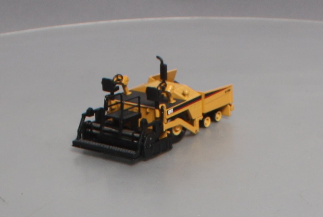 NZG 3881 1:50 Caterpillar AP-1000 Asphalt Paver LN/Box