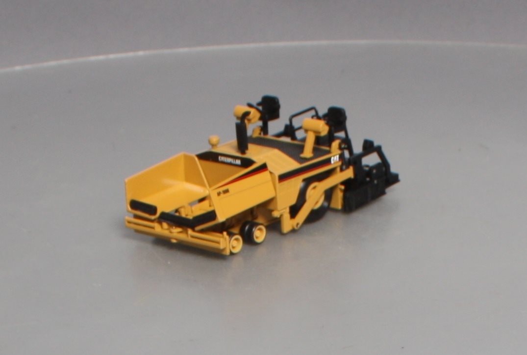 NZG 3881 1:50 Caterpillar AP-1000 Asphalt Paver LN/Box
