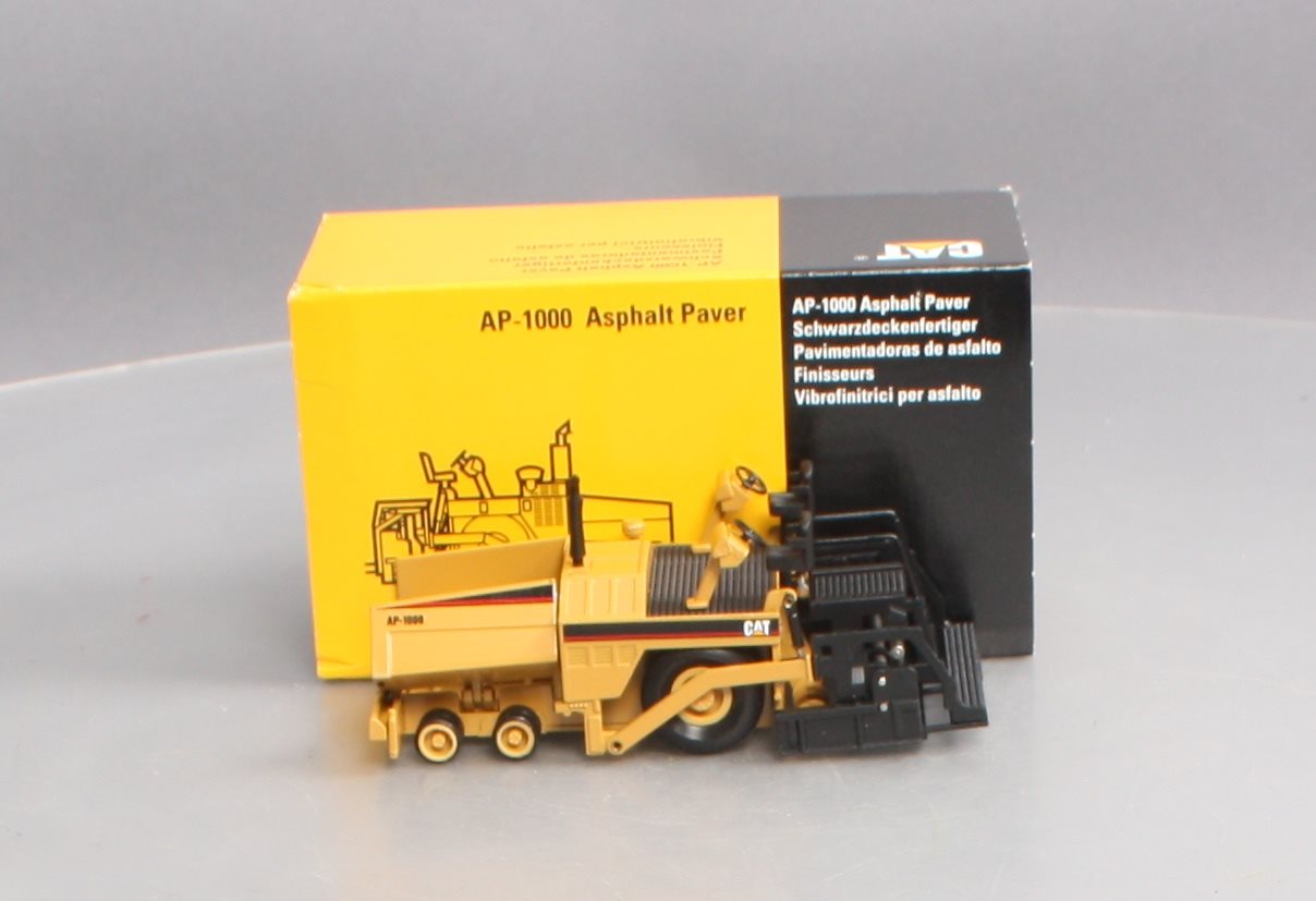 NZG 3881 1:50 Caterpillar AP-1000 Asphalt Paver LN/Box