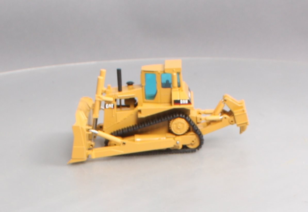 NZG 298 1:50 Caterpillar D9N Track-Type Tractor