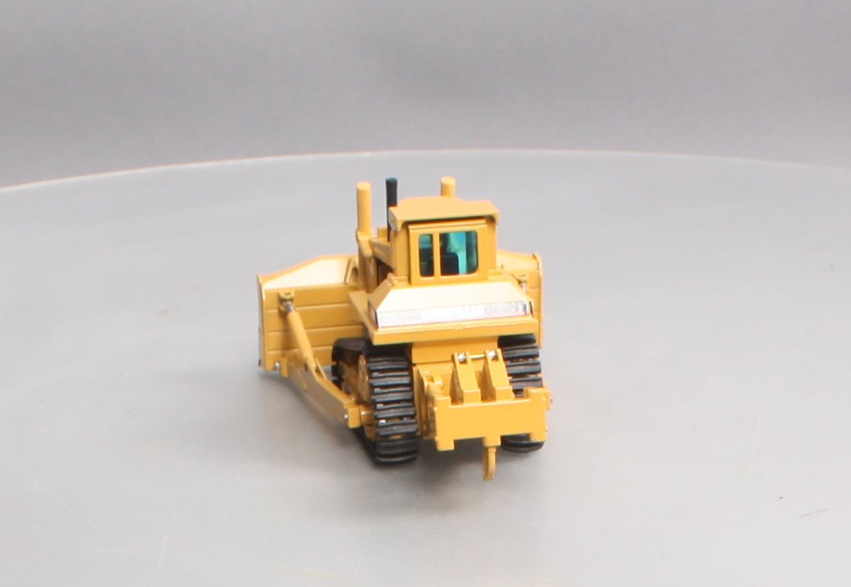 NZG 298 1:50 Caterpillar D9N Track-Type Tractor