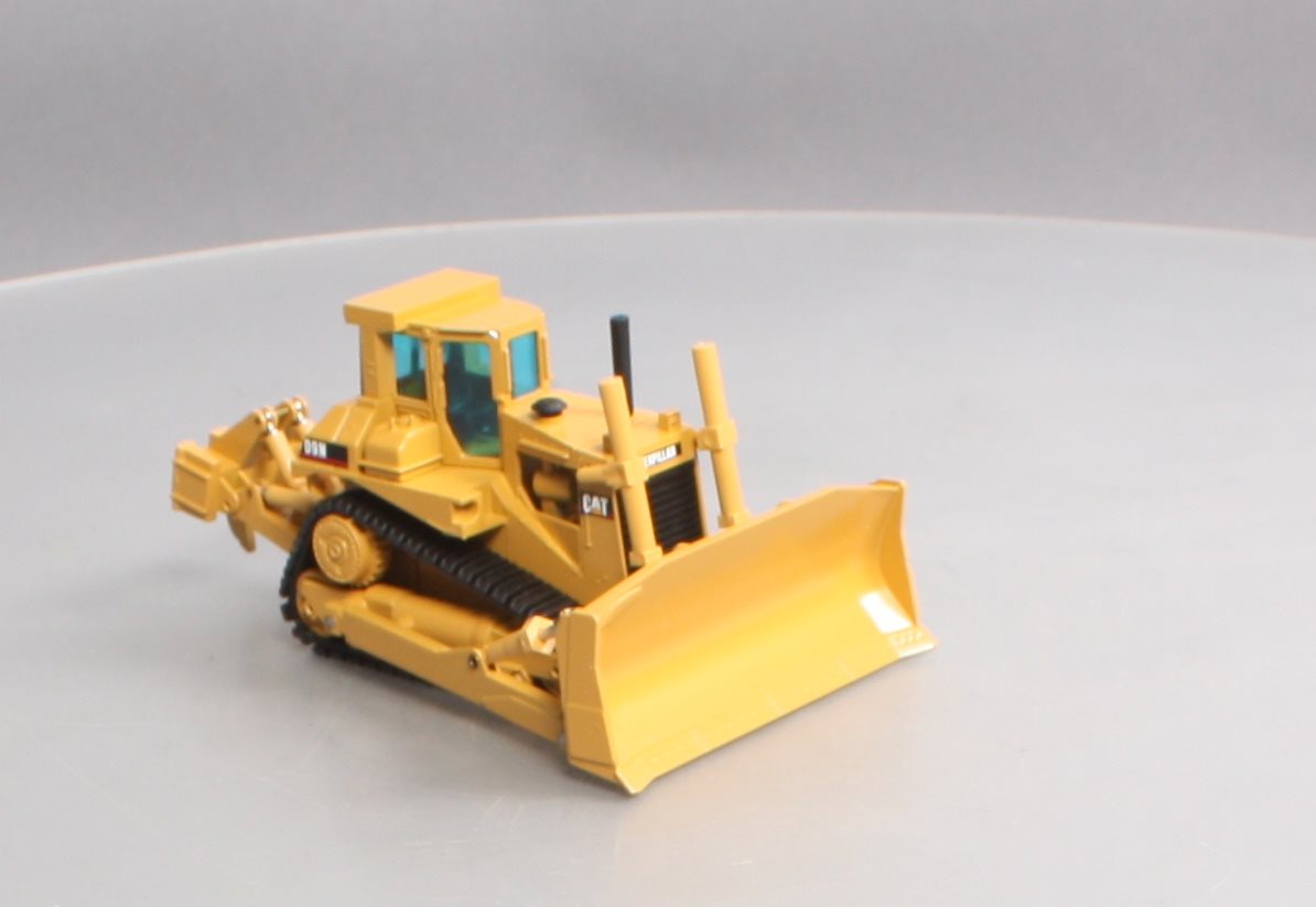 NZG 298 1:50 Caterpillar D9N Track-Type Tractor