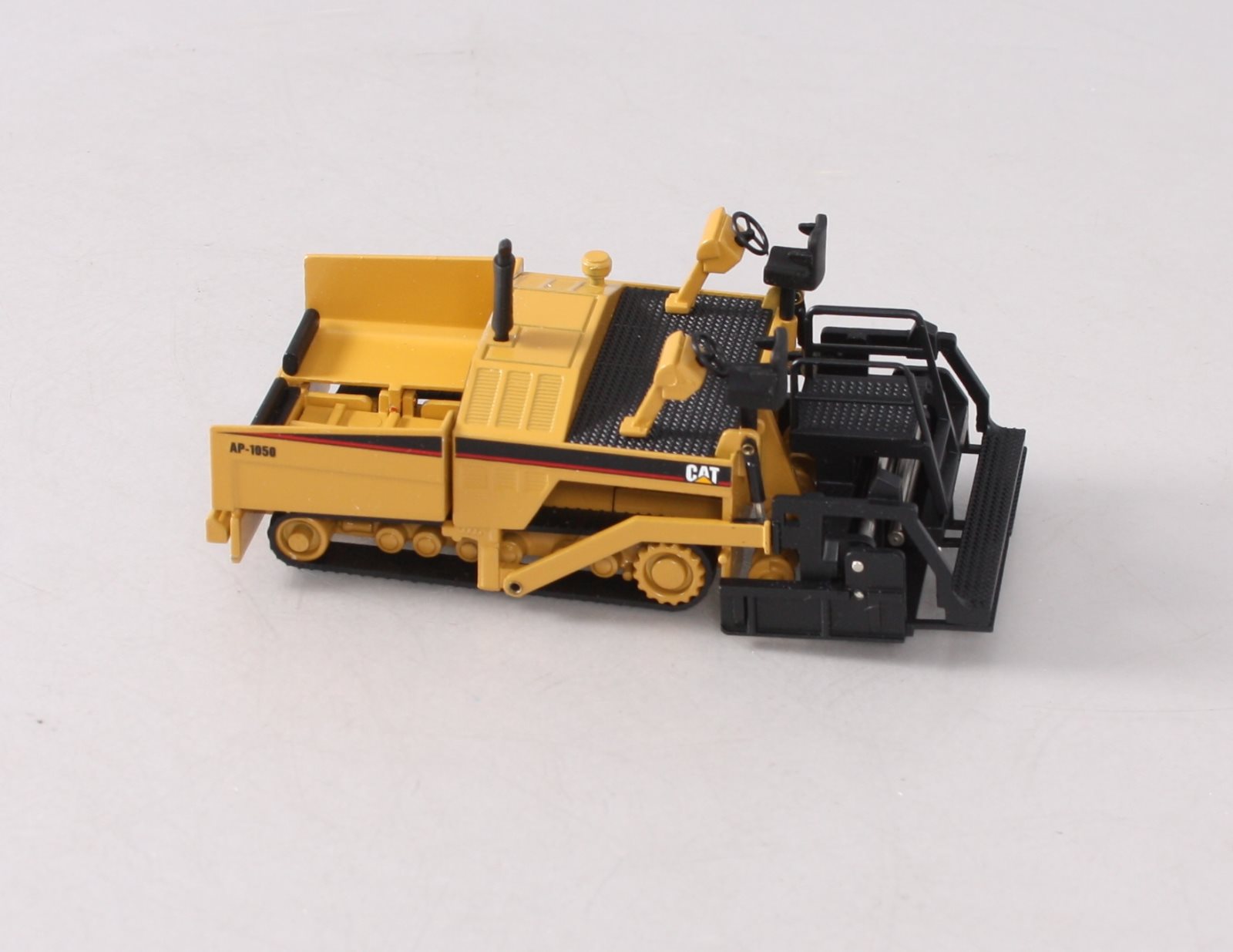 NZG 388 1:50 Caterpillar AP-1050 Asphalt Paver NIB