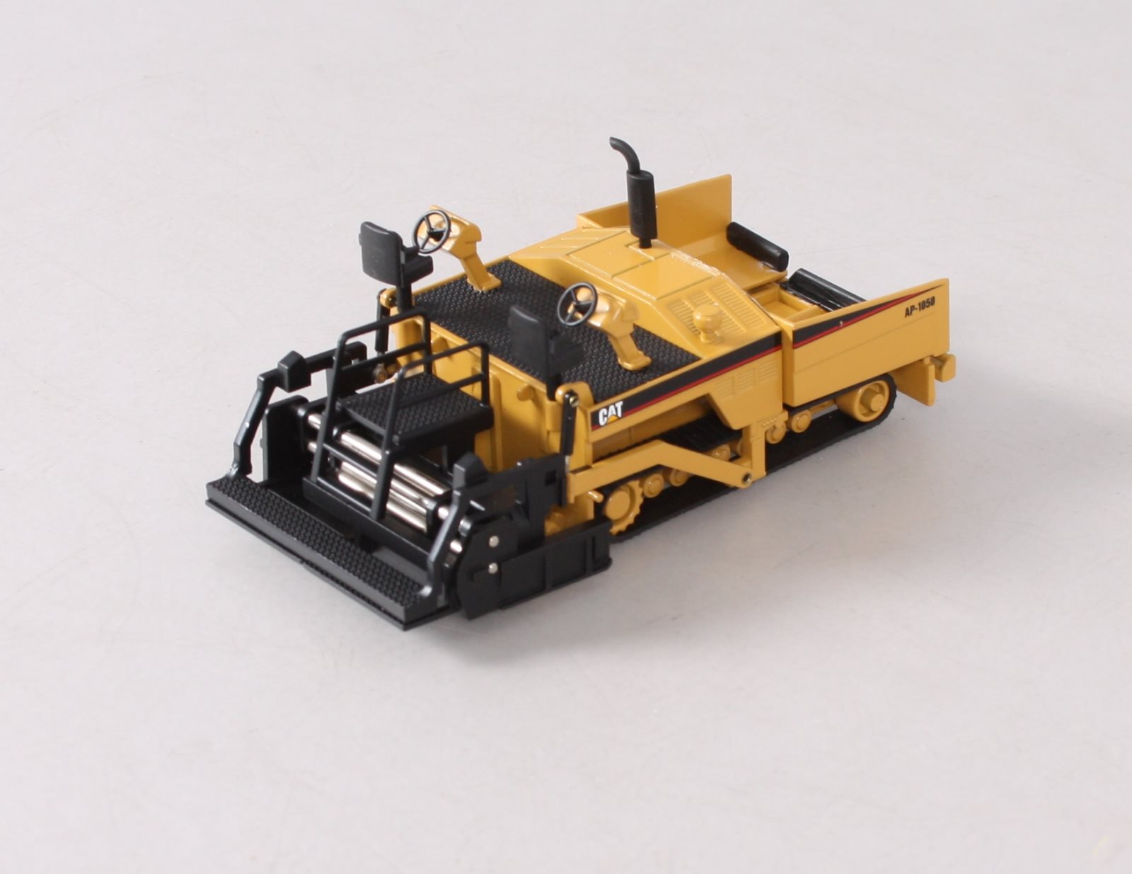NZG 388 1:50 Caterpillar AP-1050 Asphalt Paver NIB