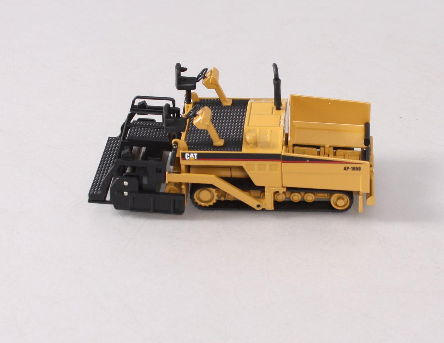 NZG 388 1:50 Caterpillar AP-1050 Asphalt Paver NIB