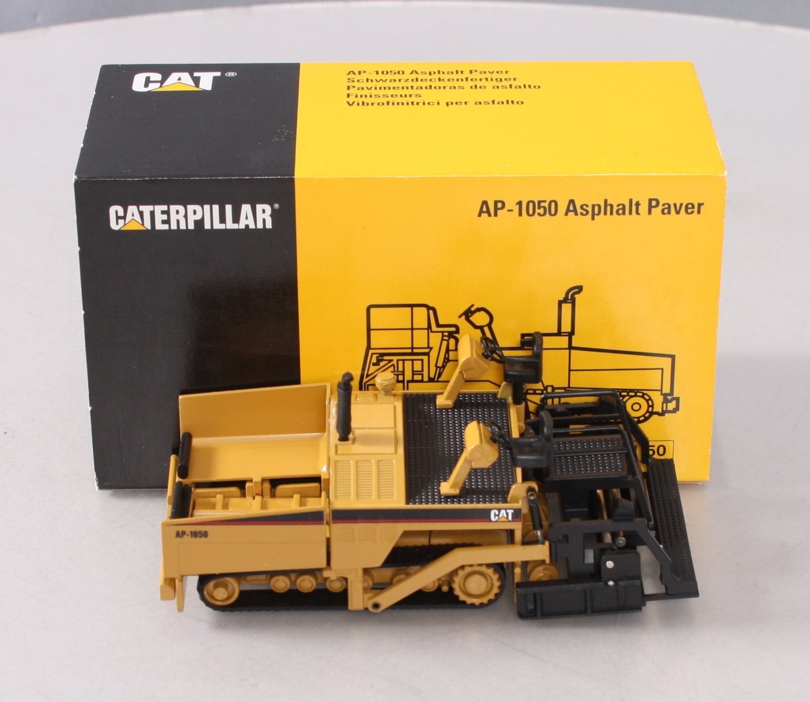 NZG 388 1:50 Caterpillar AP-1050 Asphalt Paver NIB