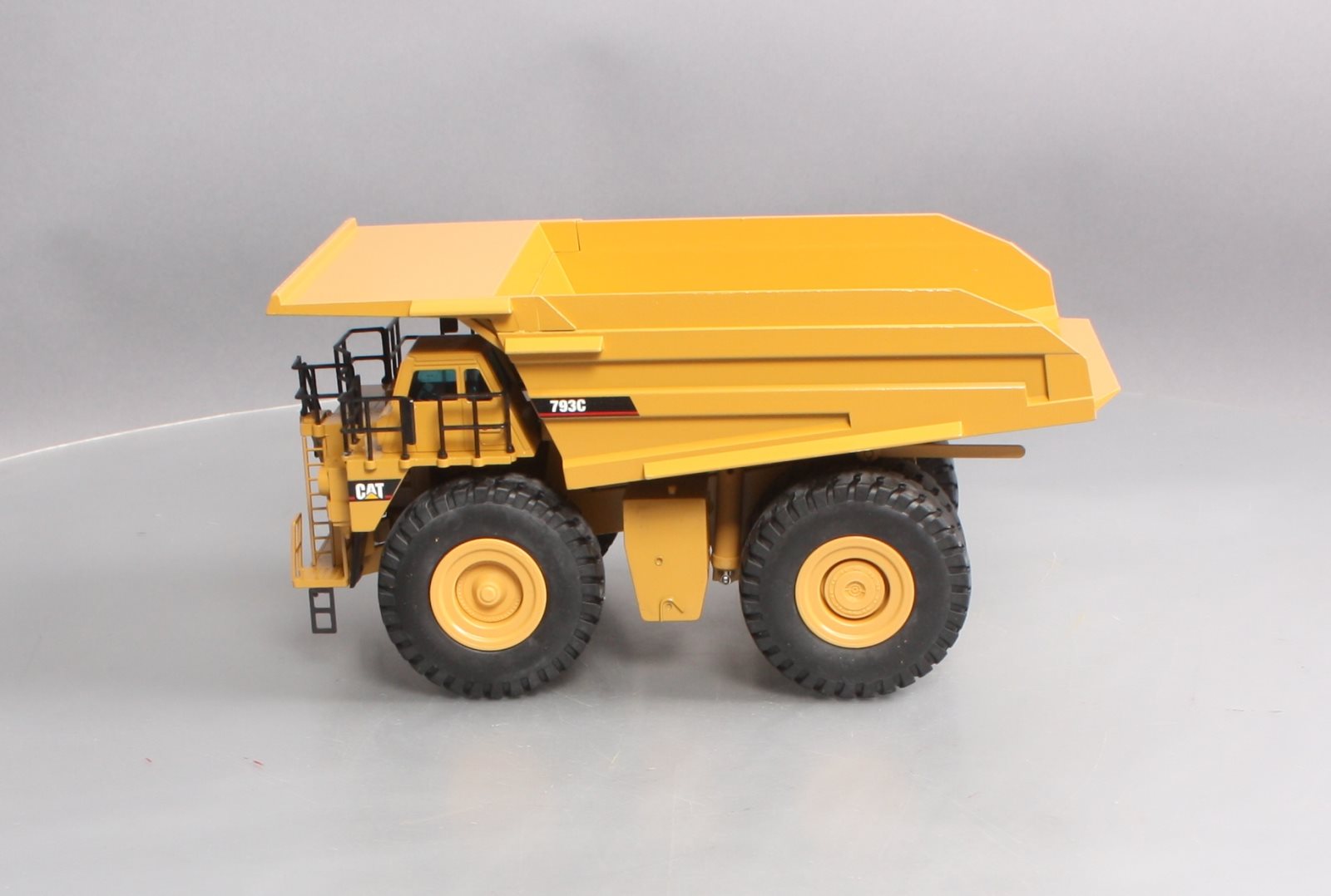 NZG 403 1:50 Caterpillar 793C Off-Highway Truck Official Launch Edition LN/Box