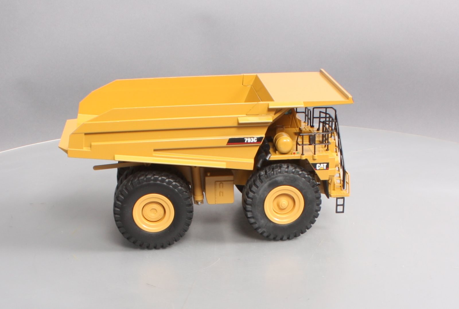 NZG 403 1:50 Caterpillar 793C Off-Highway Truck Official Launch Edition LN/Box