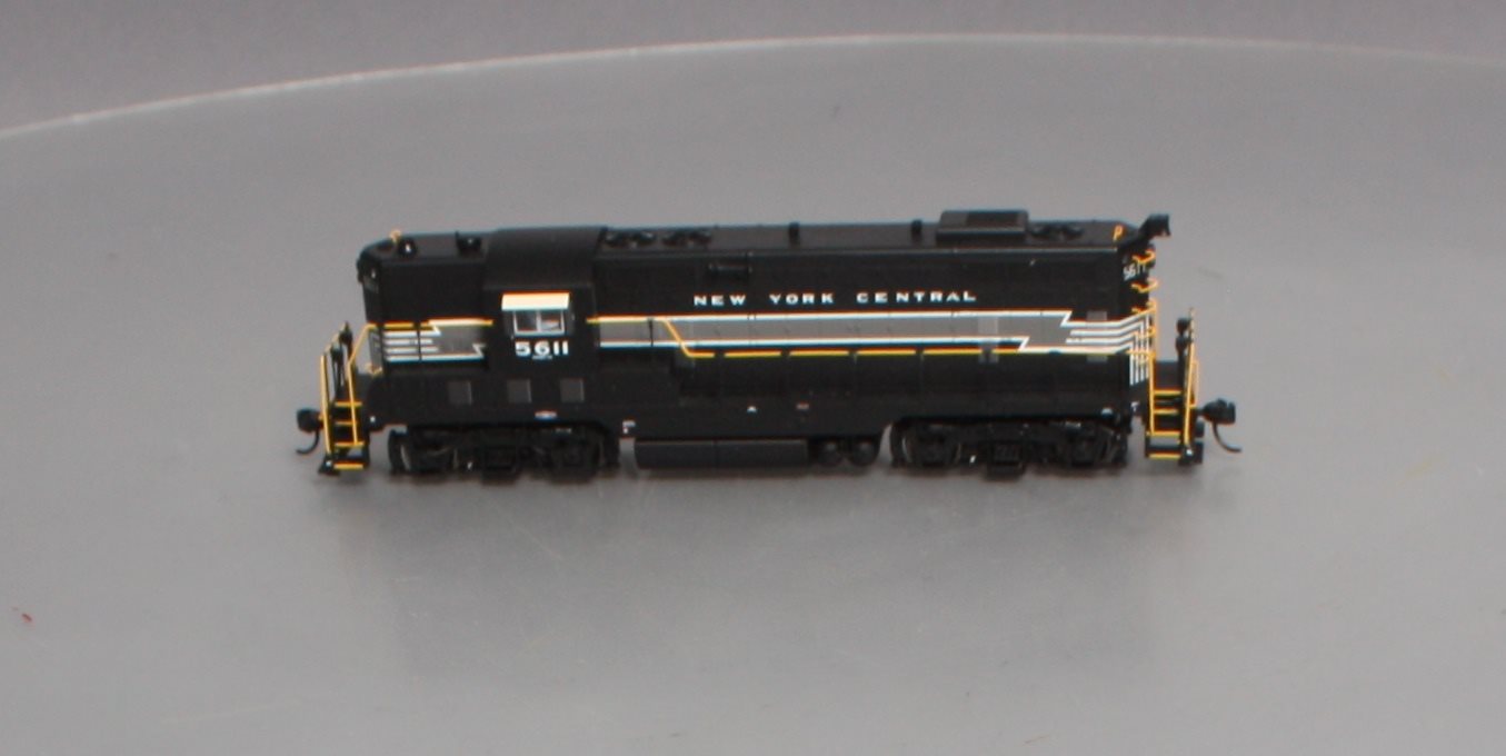 Walthers 920-49107 HO New York Central EMD GP7 Diesel Loco Standard DC #5611 LN/Box