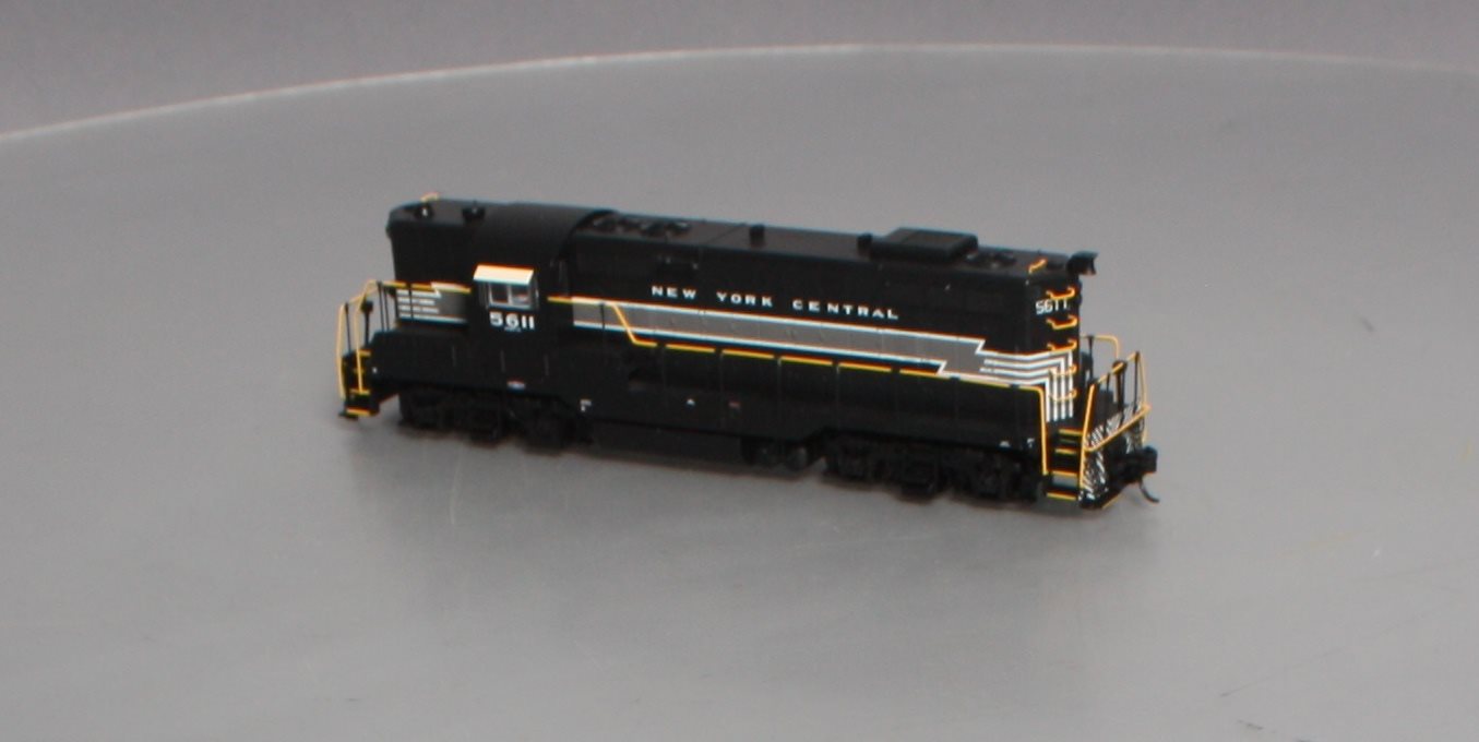 Walthers 920-49107 HO New York Central EMD GP7 Diesel Loco Standard DC #5611 LN/Box