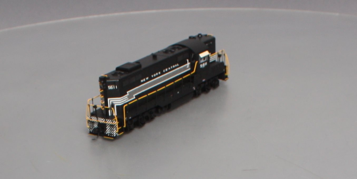 Walthers 920-49107 HO New York Central EMD GP7 Diesel Loco Standard DC #5611 LN/Box