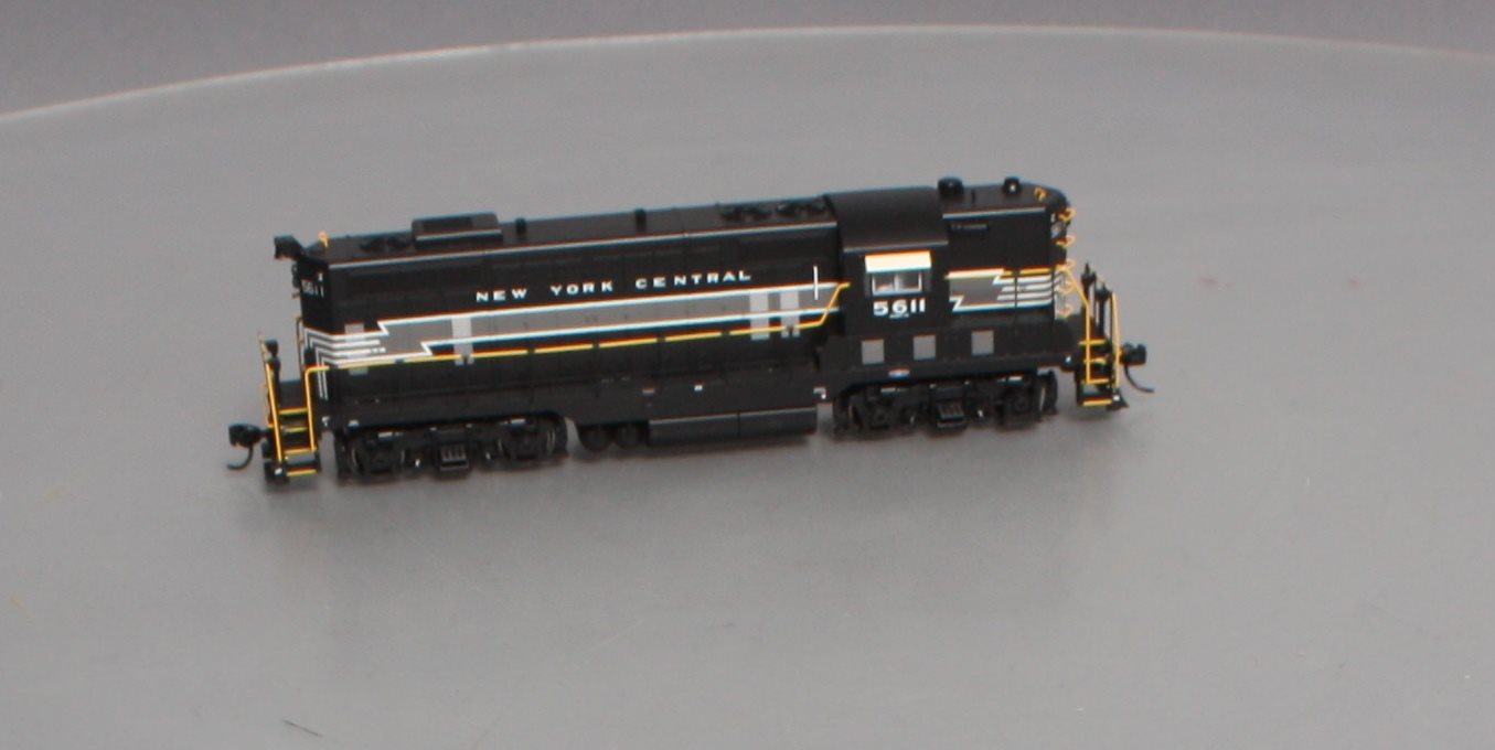Walthers 920-49107 HO New York Central EMD GP7 Diesel Loco Standard DC #5611 LN/Box