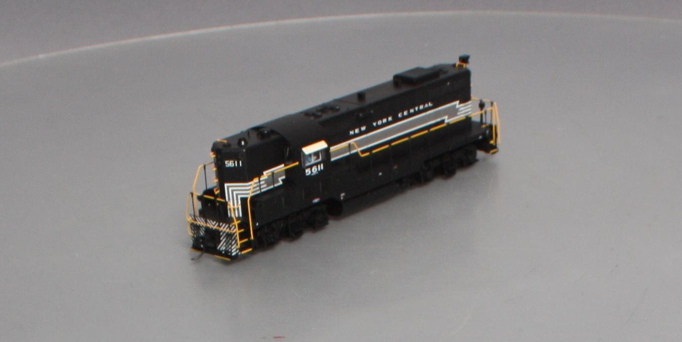 Walthers 920-49107 HO New York Central EMD GP7 Diesel Loco Standard DC #5611 LN/Box