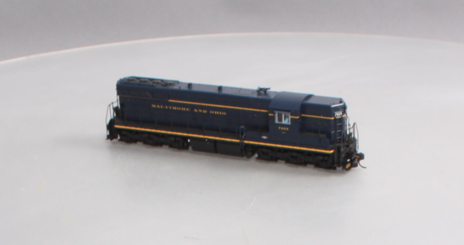 Walthers 920-48901 HO B&O EMD SD7 Diesel Locomotive - Standard DC #7404