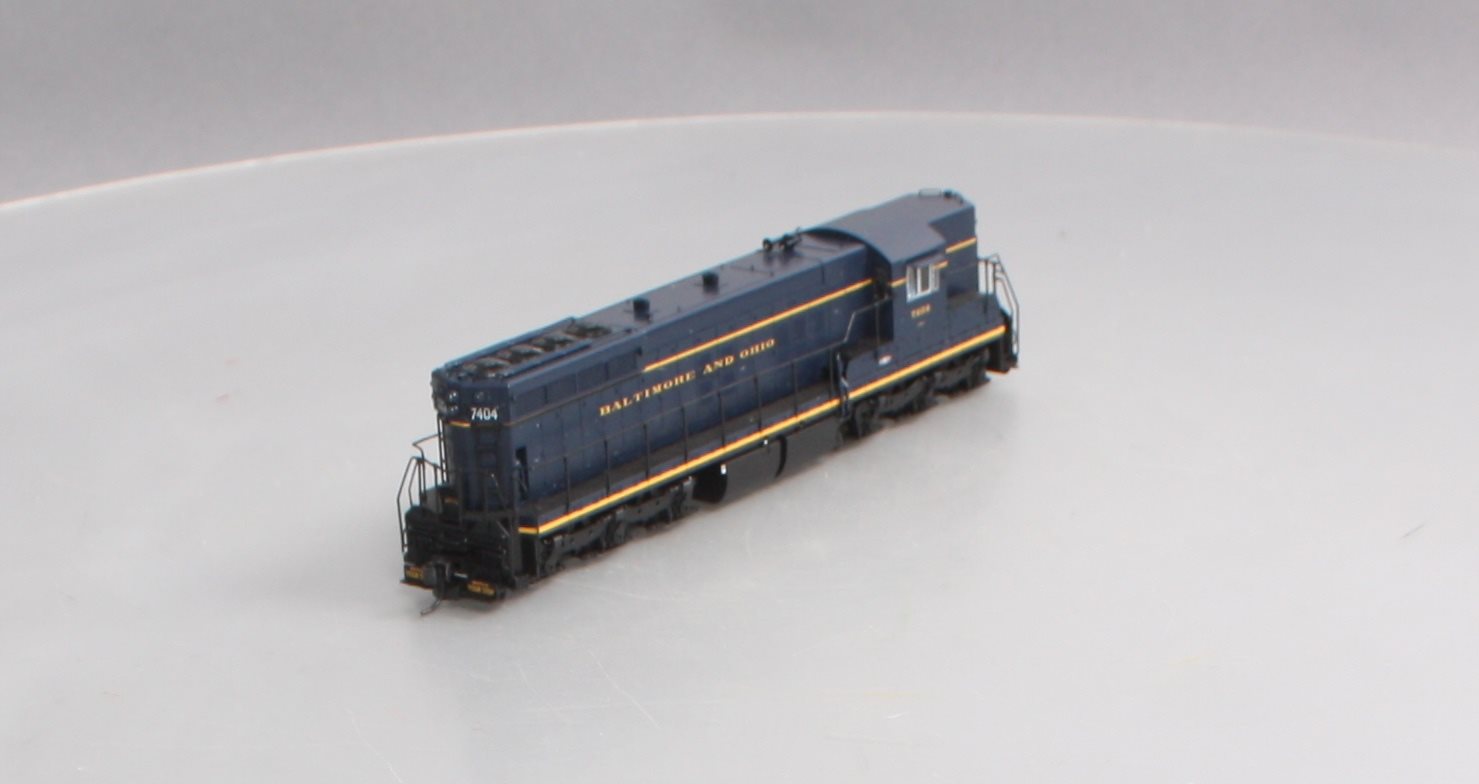 Walthers 920-48901 HO B&O EMD SD7 Diesel Locomotive - Standard DC #7404