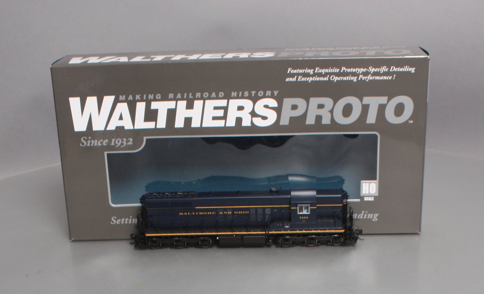 Walthers 920-48901 HO B&O EMD SD7 Diesel Locomotive - Standard DC #7404