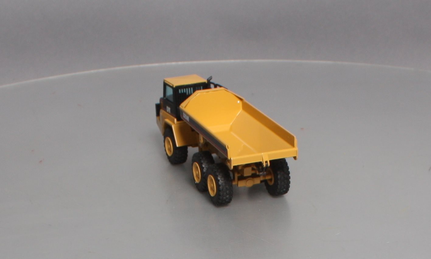 NZG 413 1:50 Caterpillar D250E Articulated Truck