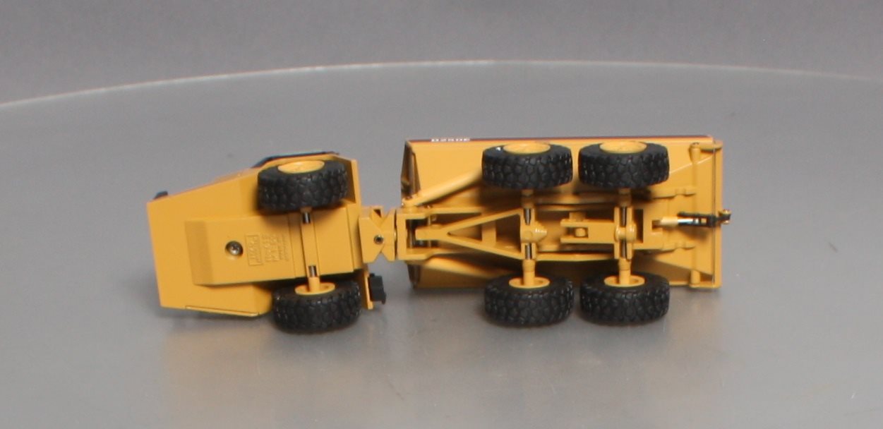 NZG 413 1:50 Caterpillar D250E Articulated Truck