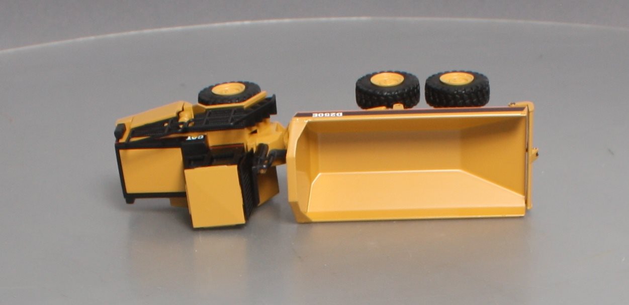 NZG 413 1:50 Caterpillar D250E Articulated Truck