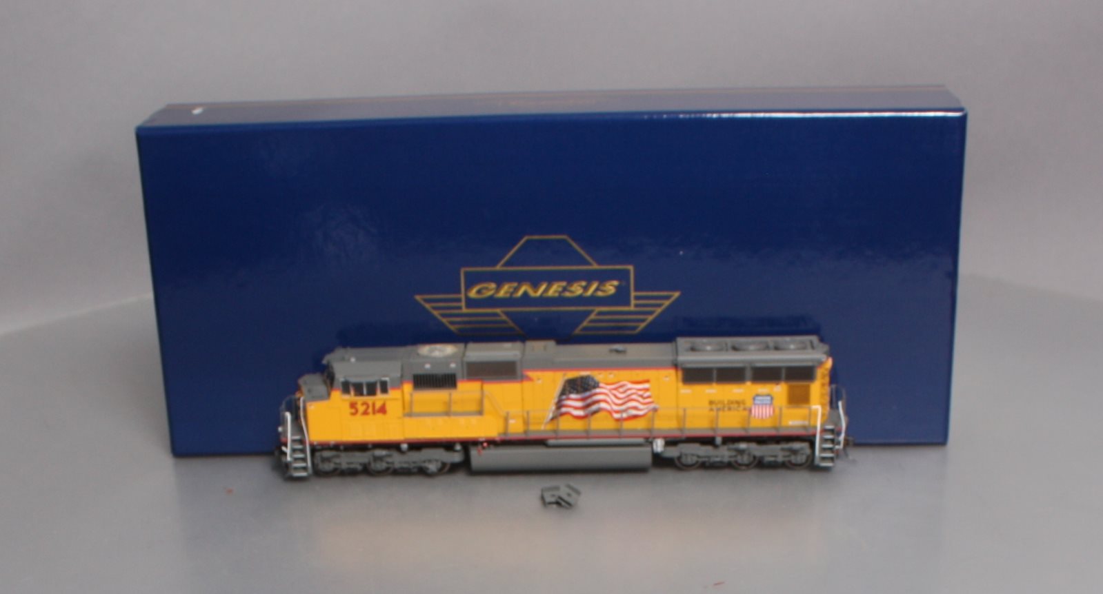 Athearn G69242 HO Union Pacific SD70M Diesel Locomotive #5214