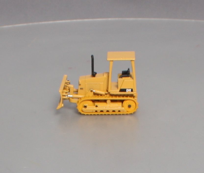 Joal 2028 1:50 Scale Diecast Caterpillar D5C Track-Type Tractor