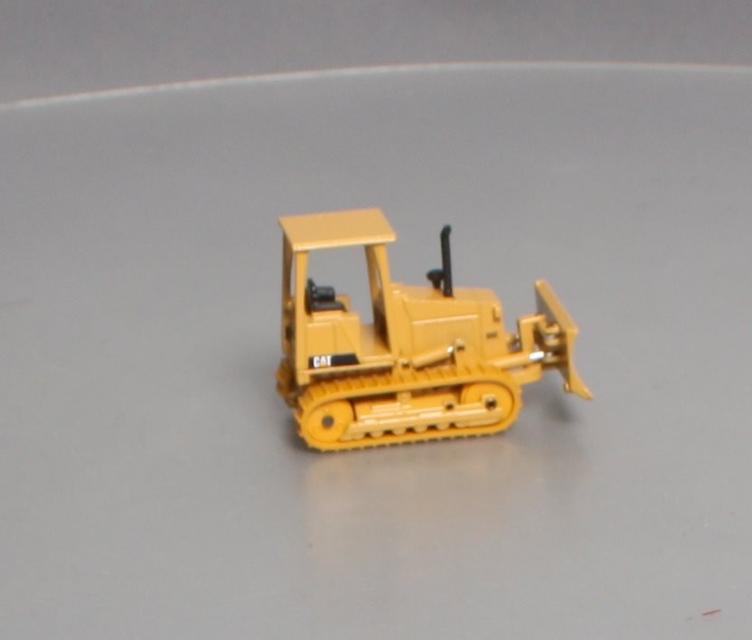 Joal 2028 1:50 Scale Diecast Caterpillar D5C Track-Type Tractor