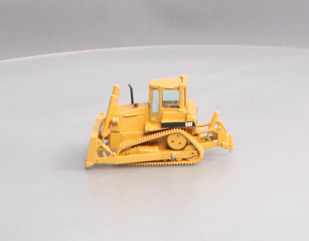 Conrad 2851 1:50 Scale Diecast Caterpillar D6H Dozer w/Ripper & Winch NIB