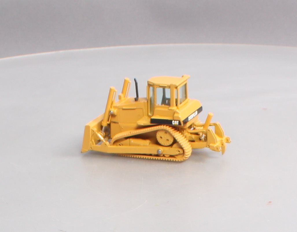 Conrad 2851 1:50 Scale Diecast Caterpillar D6H Dozer w/Ripper & Winch NIB