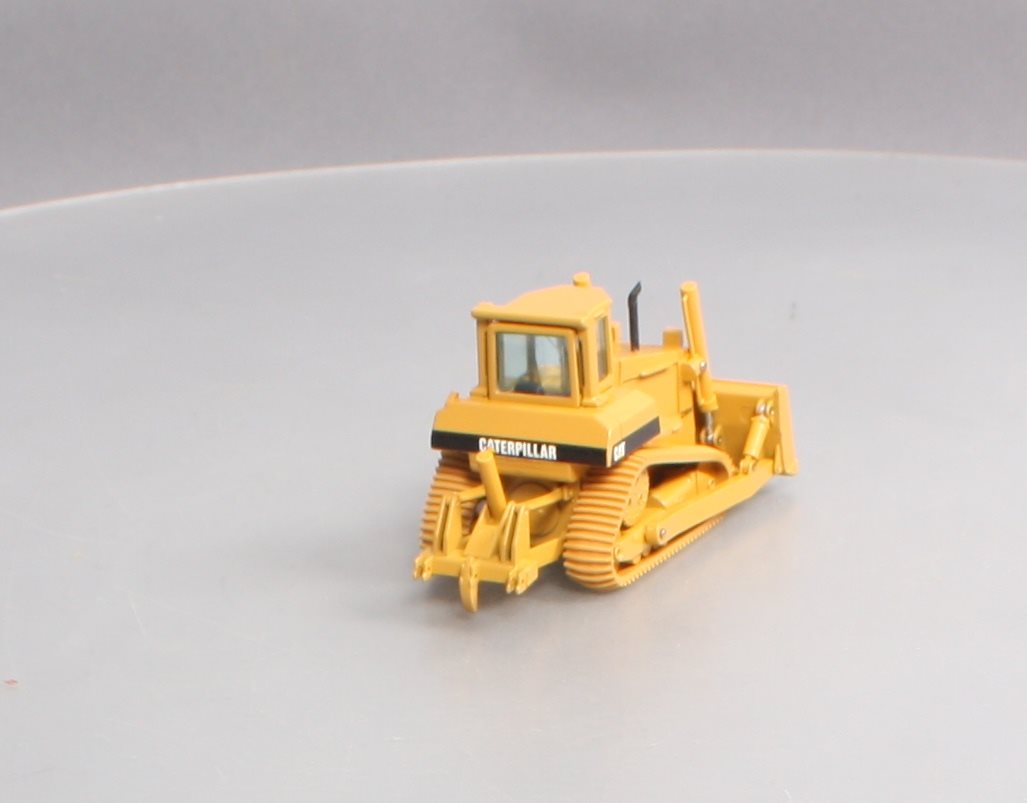 Conrad 2851 1:50 Scale Diecast Caterpillar D6H Dozer w/Ripper & Winch NIB