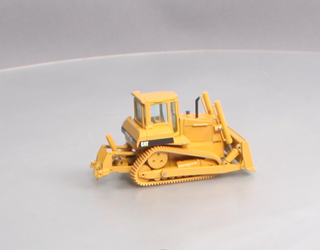 Conrad 2851 1:50 Scale Diecast Caterpillar D6H Dozer w/Ripper & Winch NIB