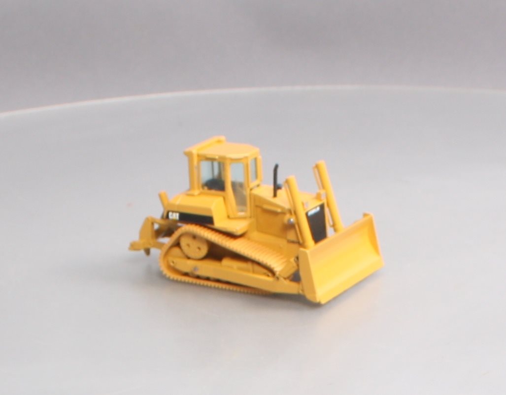 Conrad 2851 1:50 Scale Diecast Caterpillar D6H Dozer w/Ripper & Winch NIB