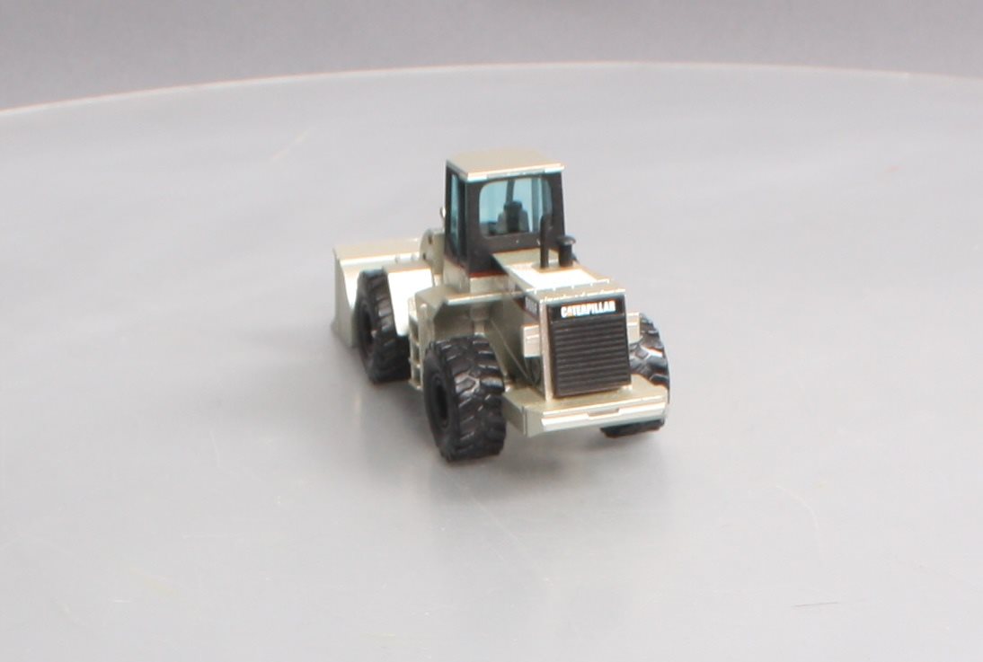 NZG 237 1:50 Scale Diecast Caterpillar 966F Wheel Loader - Silver LN/Box