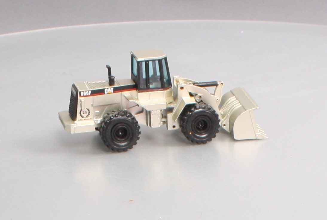 NZG 237 1:50 Scale Diecast Caterpillar 966F Wheel Loader - Silver LN/Box