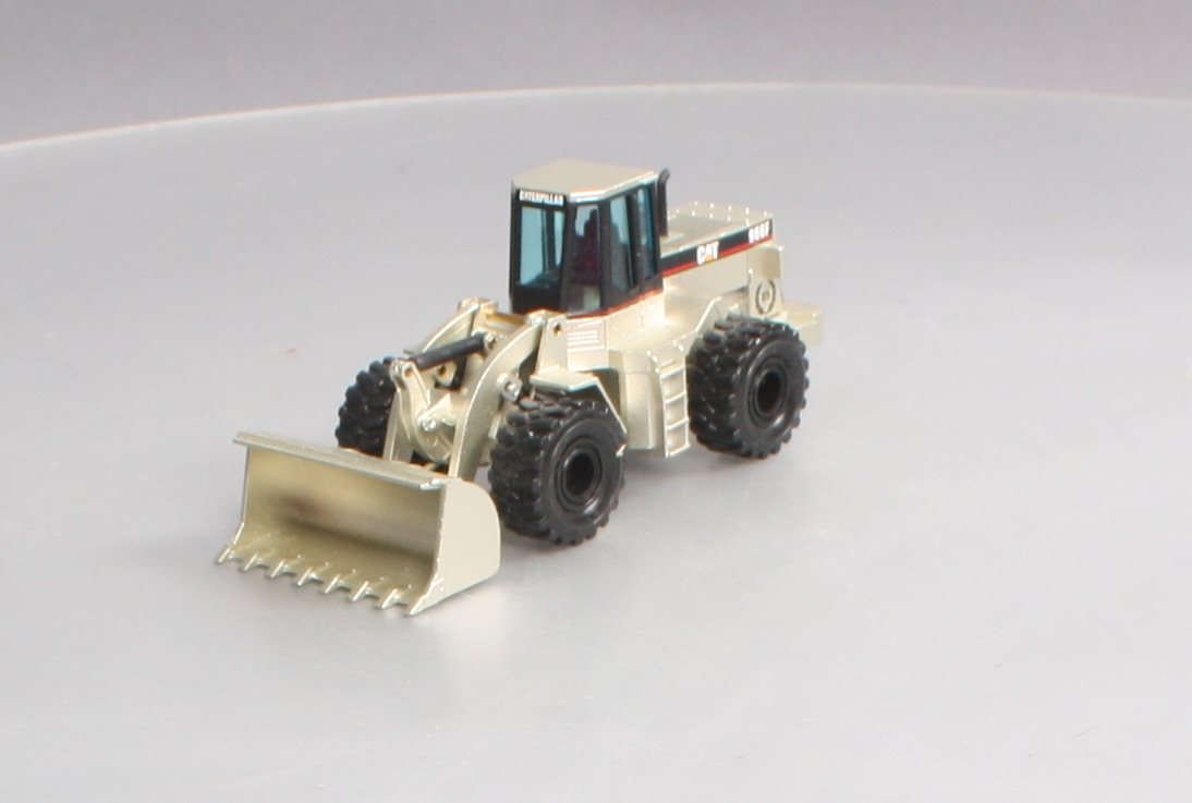 NZG 237 1:50 Scale Diecast Caterpillar 966F Wheel Loader - Silver LN/Box