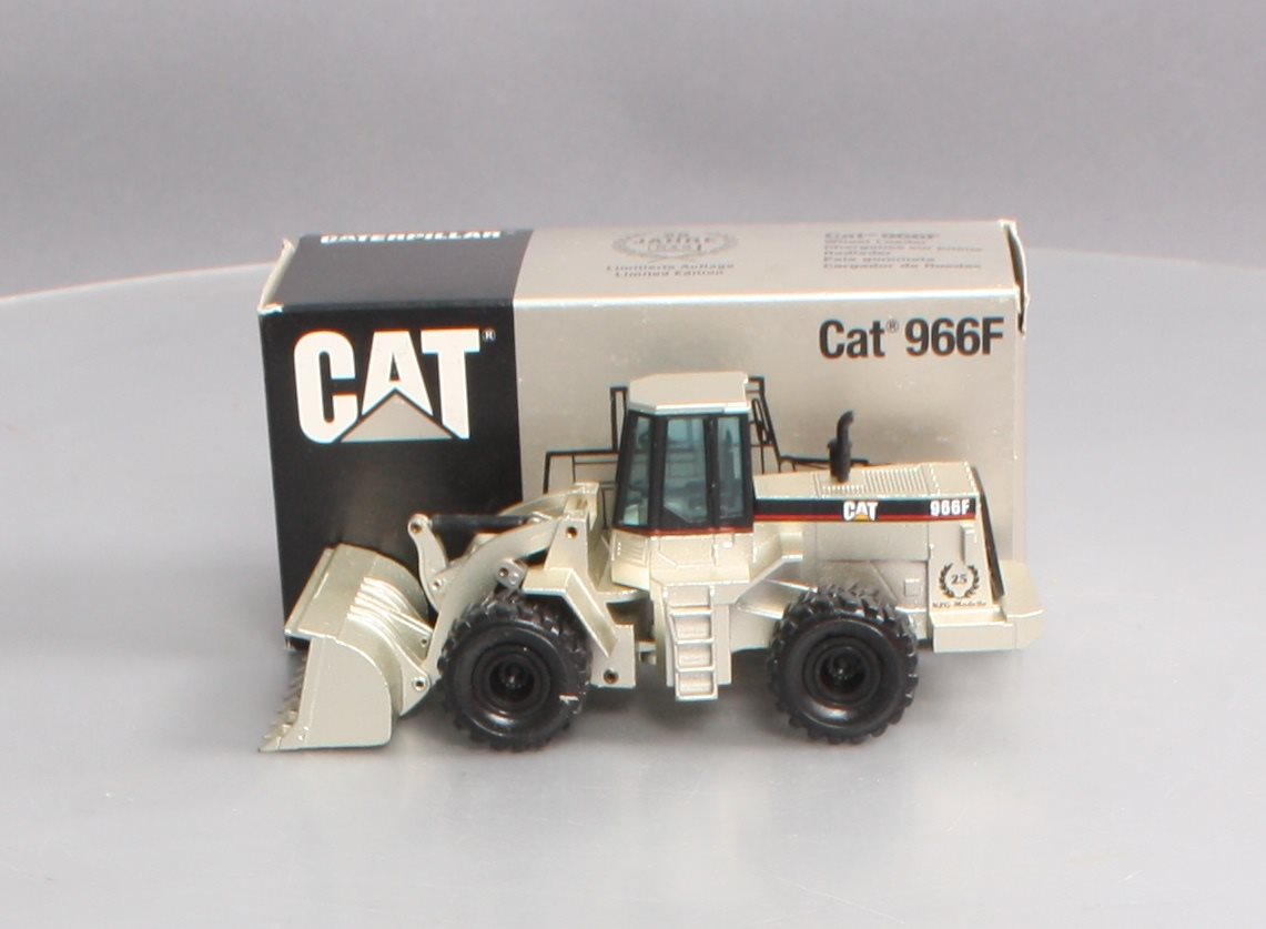 NZG 237 1:50 Scale Diecast Caterpillar 966F Wheel Loader - Silver LN/Box