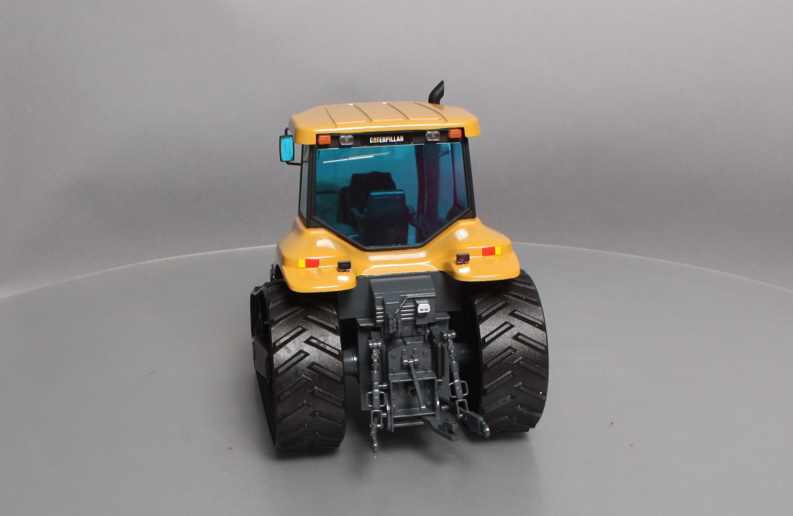 NZG 426 1:16 Caterpillar Challenger 55 Agricultural Tractor NIB
