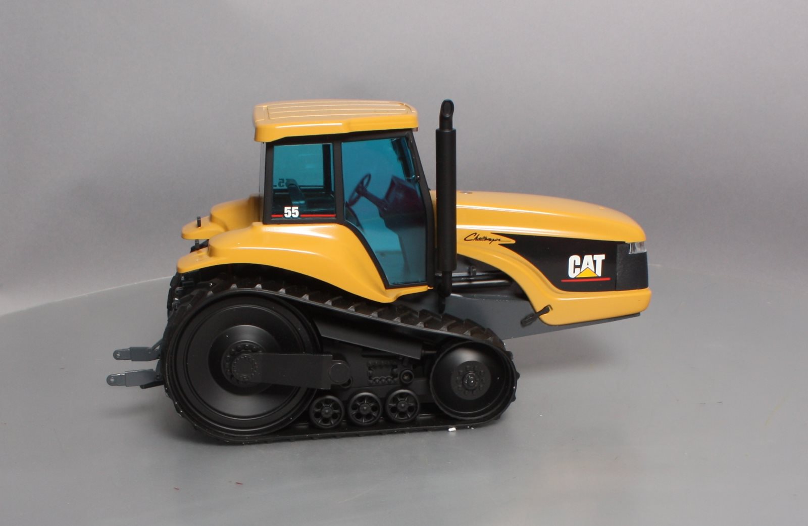 NZG 426 1:16 Caterpillar Challenger 55 Agricultural Tractor NIB