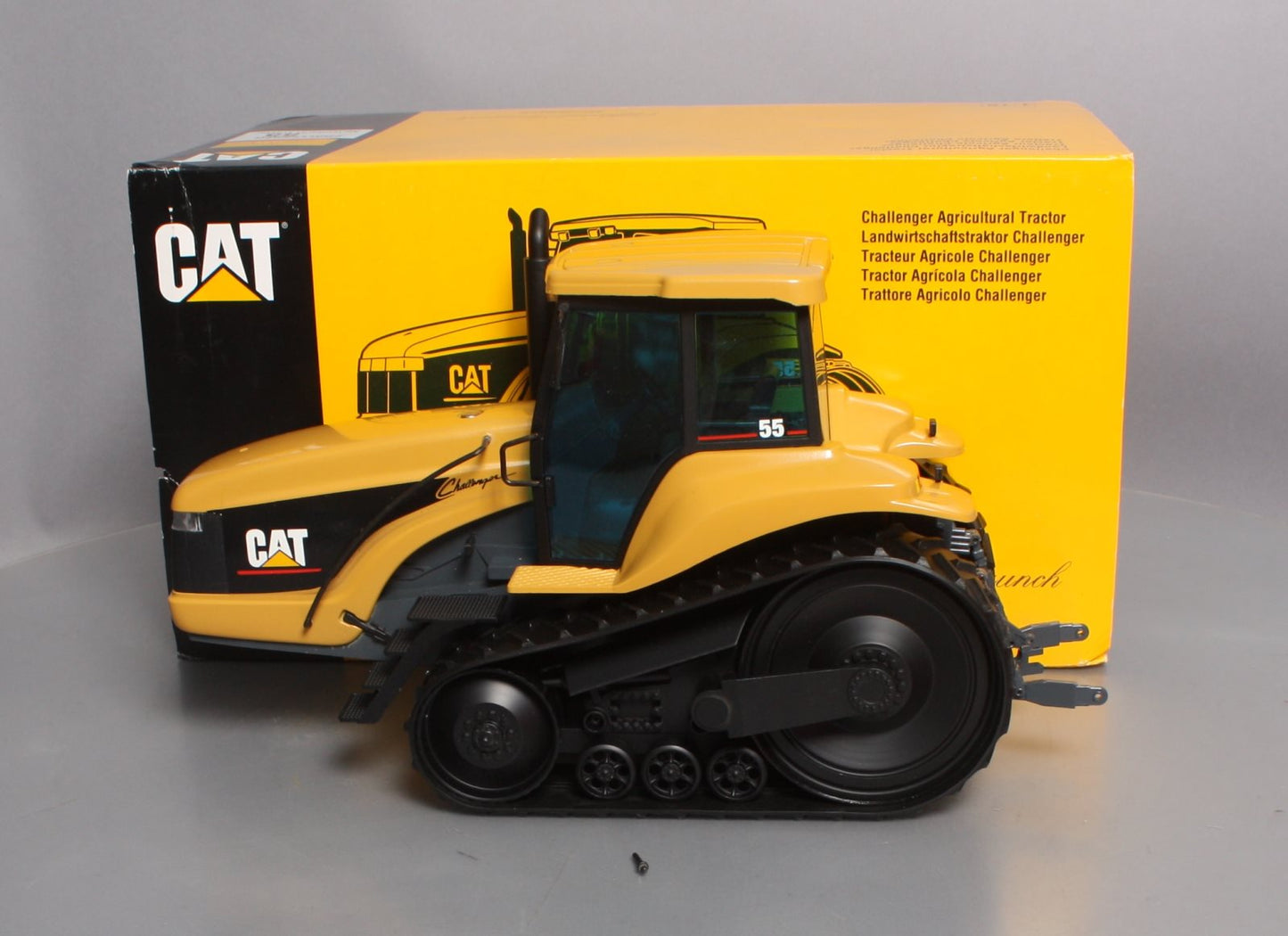 NZG 426 1:16 Caterpillar Challenger 55 Agricultural Tractor NIB