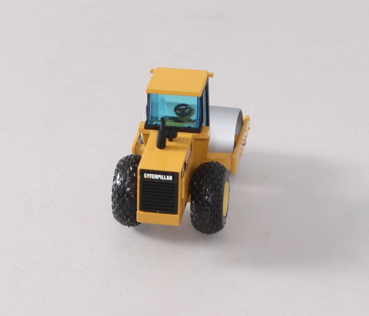 NZG 4011 1:50 Caterpillar CS-563C Vibratory Soil Compactor LN/Box