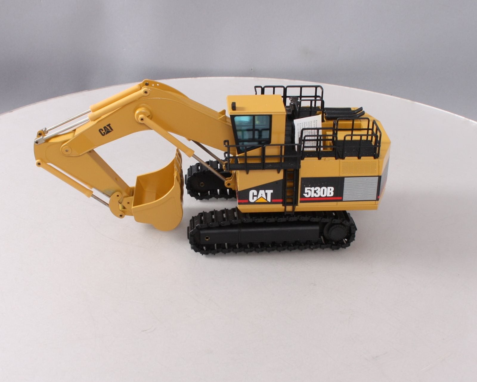 NZG 391/1 1:50 Diecast Caterpillar 5130B Mass Excavator NIB