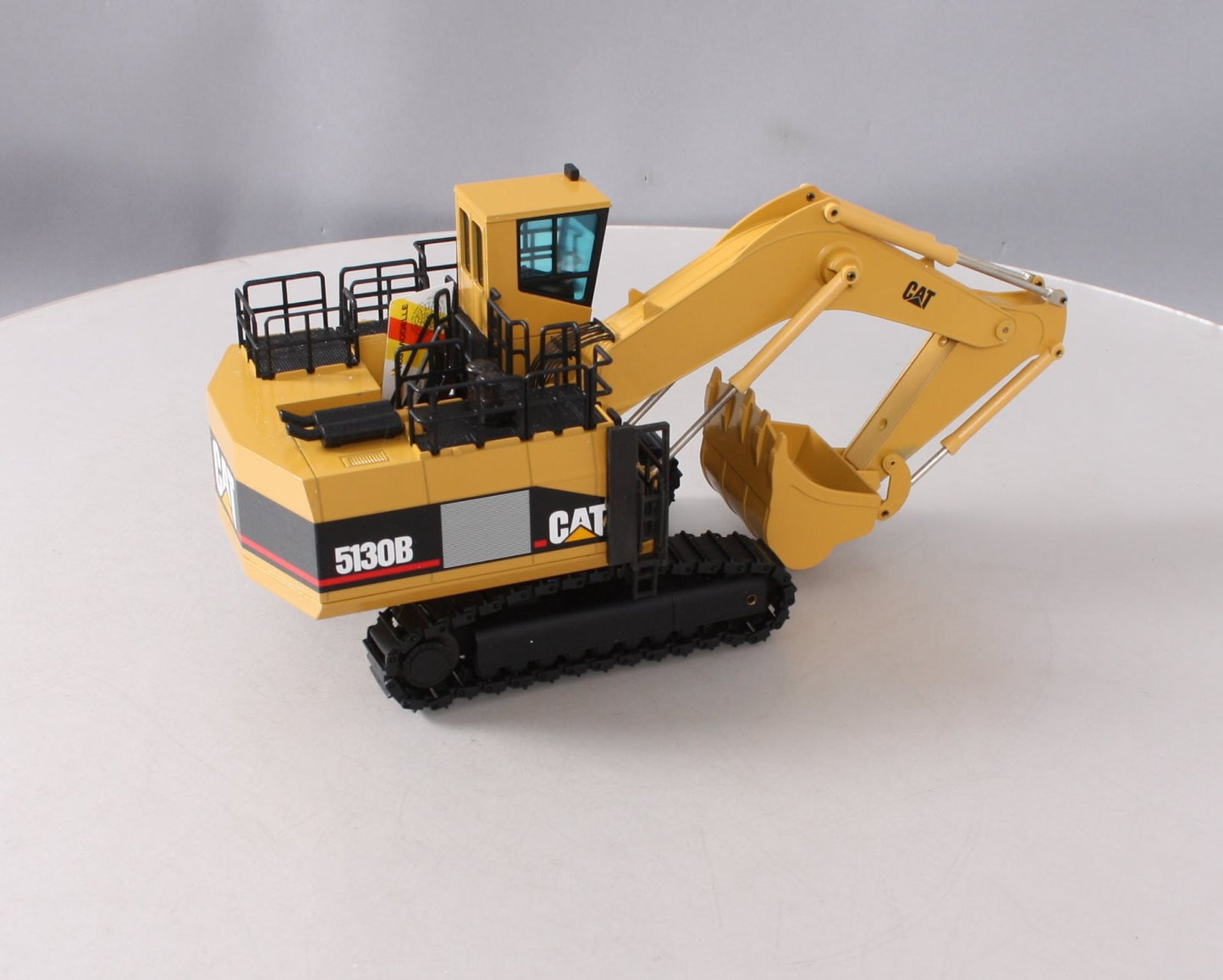 NZG 391/1 1:50 Diecast Caterpillar 5130B Mass Excavator NIB