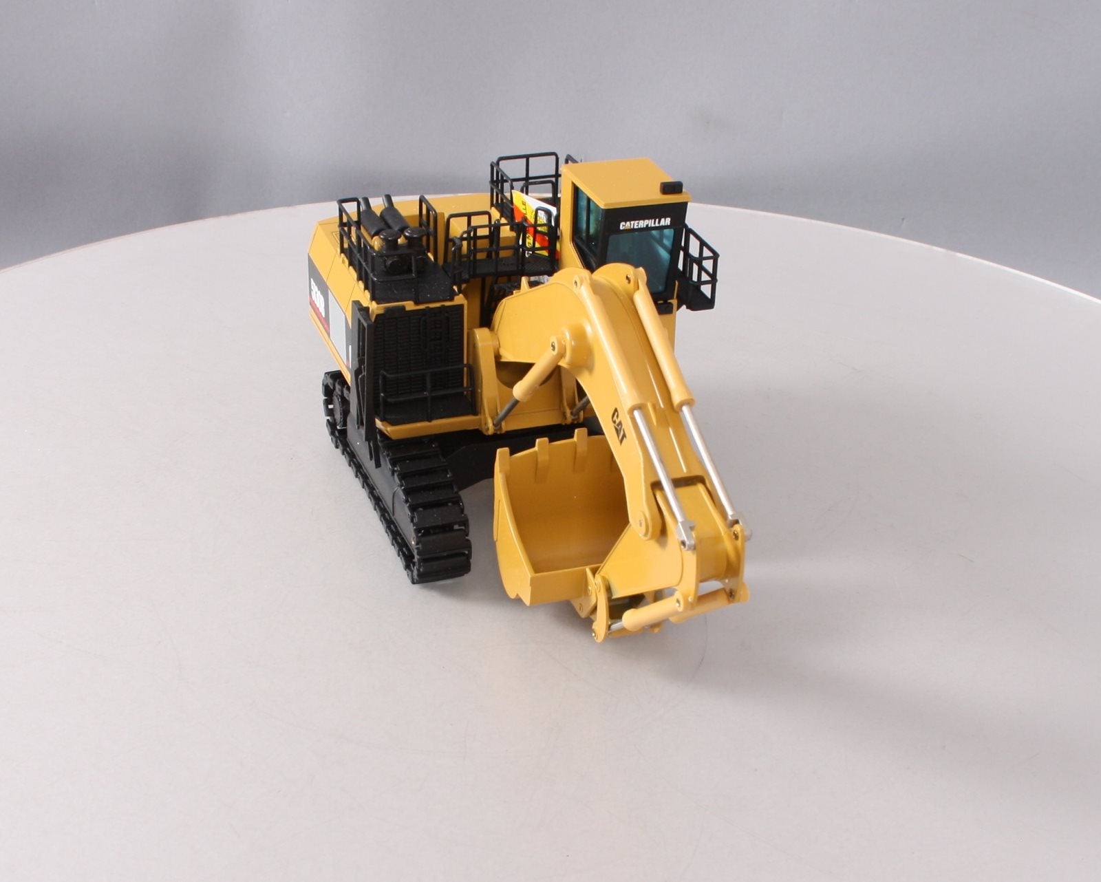 NZG 391/1 1:50 Diecast Caterpillar 5130B Mass Excavator NIB