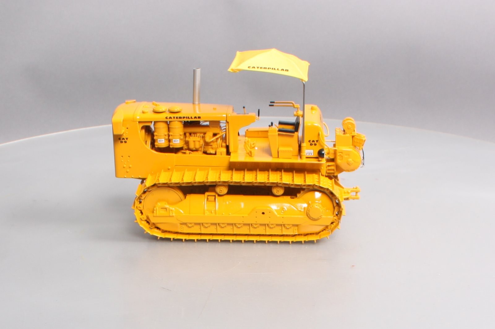First Gear 49-0148 1:25 Diecast CAT D9 Series E Tractor w/ No.29 Cable Control NIB