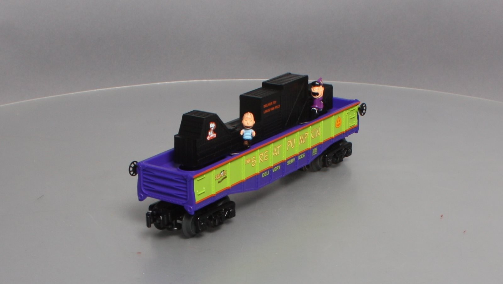 Lionel 6-37082 O Peanuts Animated Trick or Treat Chase LN/Box