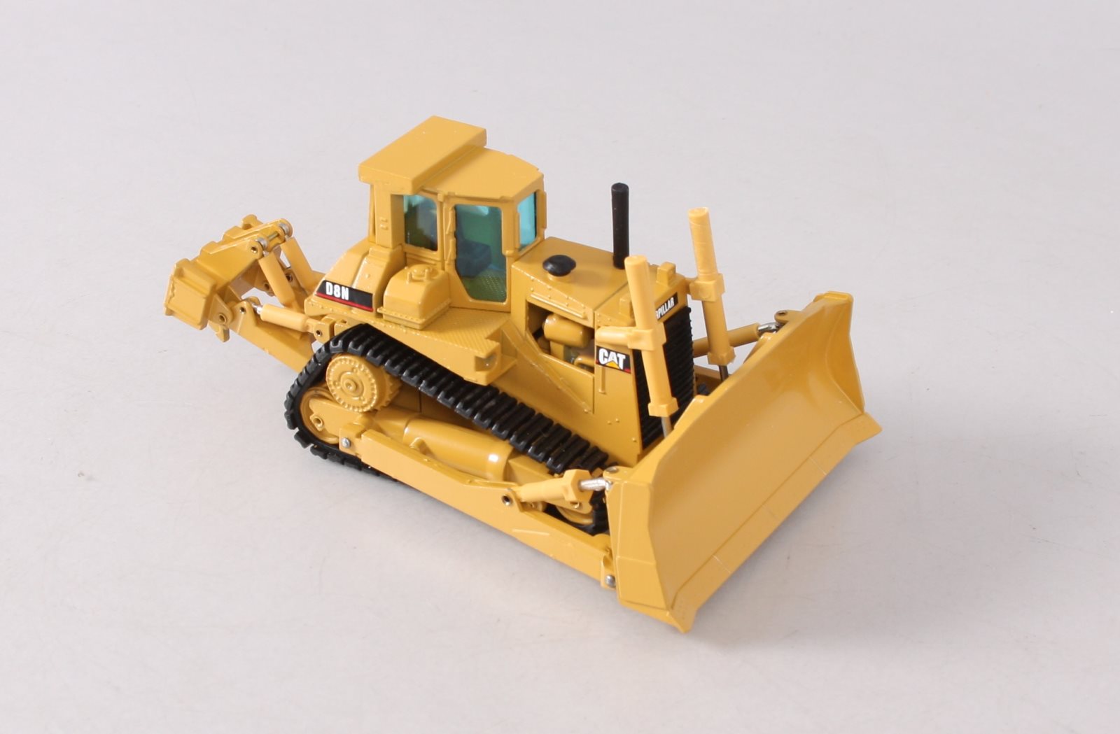 NZG 233 1:50 CAT D8N Track-Type Tractor