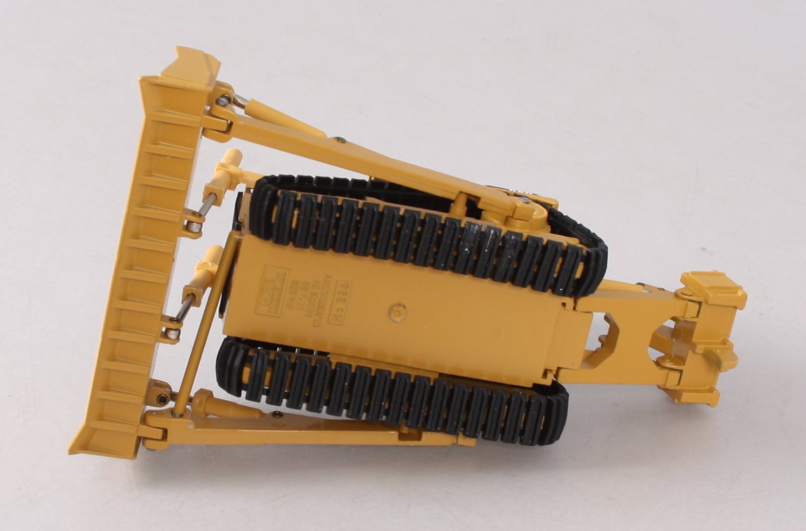 NZG 233 1:50 CAT D8N Track-Type Tractor